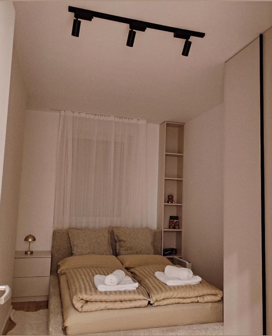 Feel Apartment *